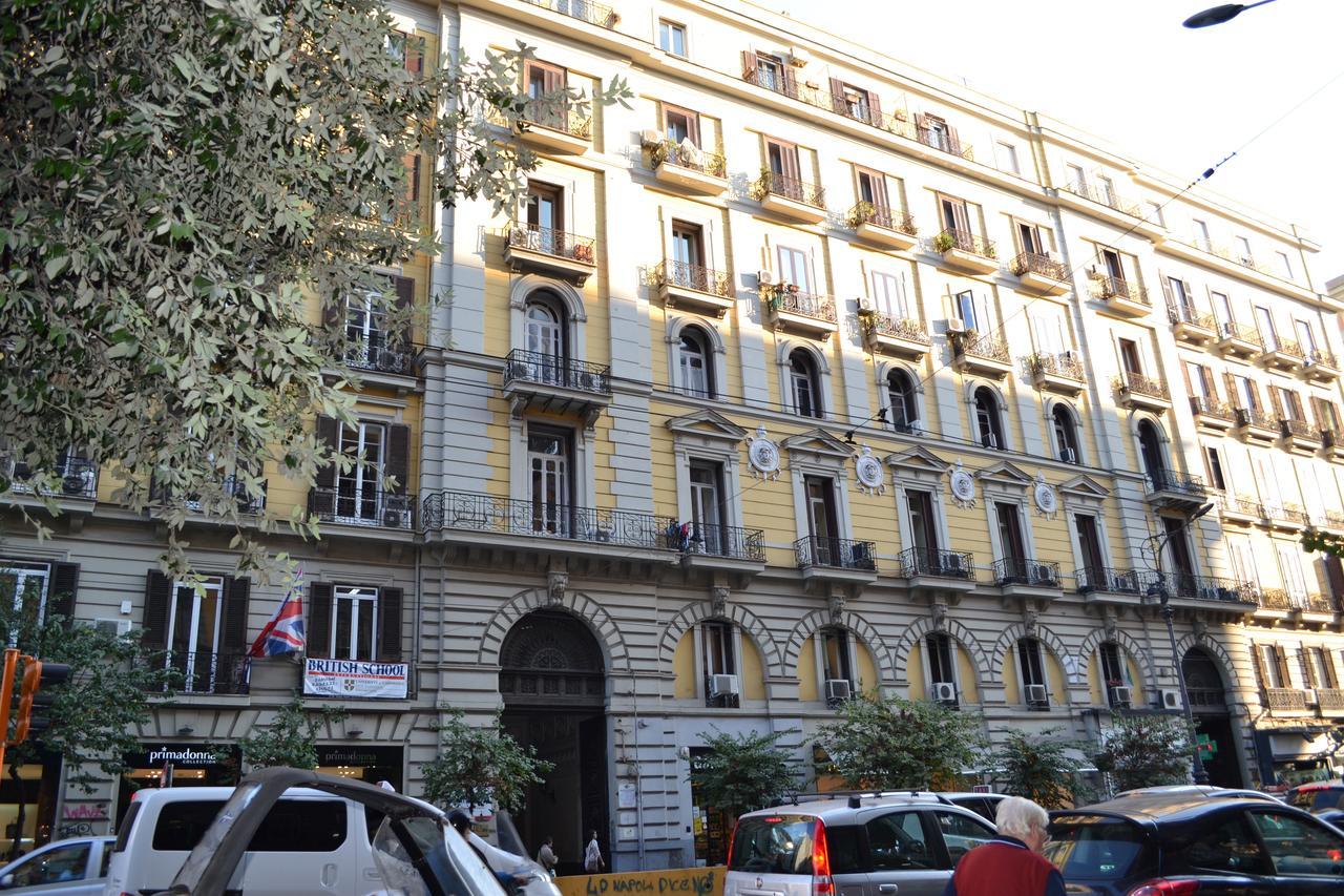 Bed and Breakfast Le Stanze di Dolly Neapel Exterior foto